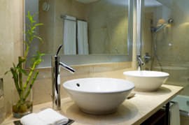 decoration zen salle de bain beton bois naturel vasque pierre